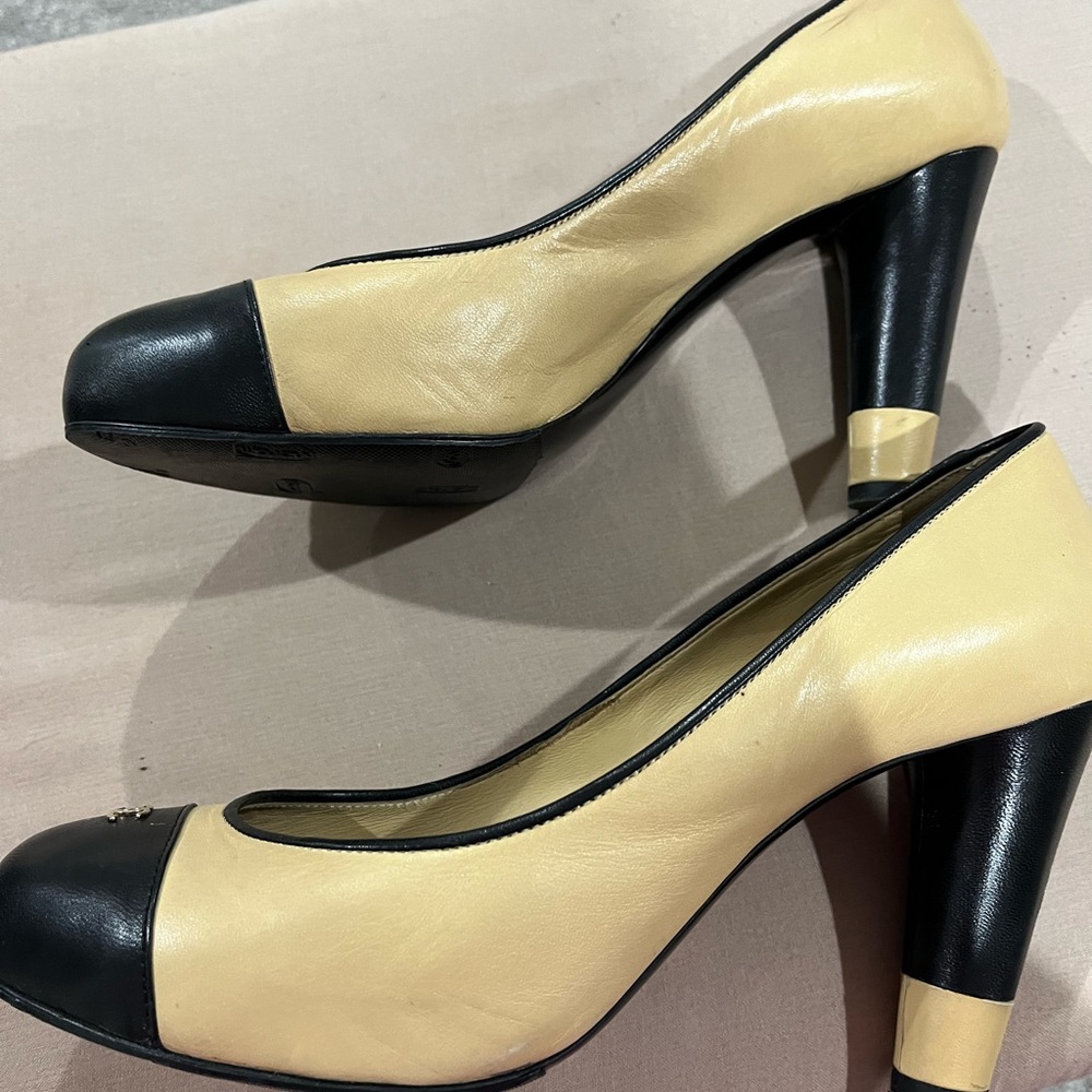 CHANEL Black and Tan Heels - Picture 15 of 15